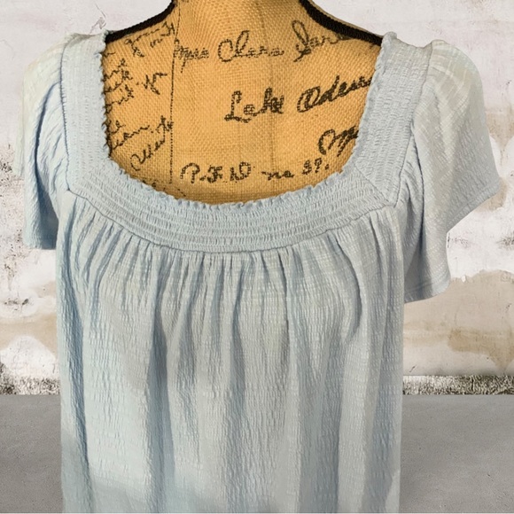 NWT LC Lauren Conrad Periwinkle Blue Smocked Flutter Sleeved Top Size 0X - Picture 5 of 11